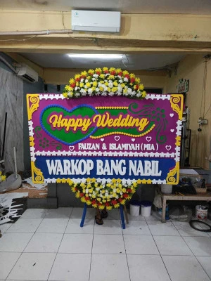 Papan Bunga di Cisarua